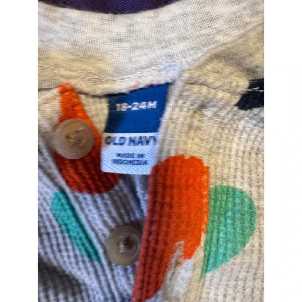 Old Navy Kids Heart Print Thermal Waffle Knit Henley Romper Grey 18-24M